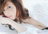 高清图：日本人气模特佐佐木希性感写真秀乳沟