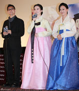 高清组图：新《倩女幽魂》韩国首映 刘亦菲穿韩服