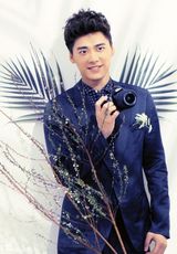 组图：李易峰拍杂志写真 时尚个性释放活力