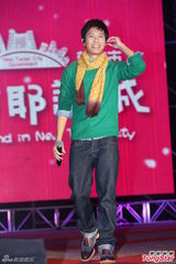 组图：严爵挑战唱跳险破音 林俊杰压轴热舞