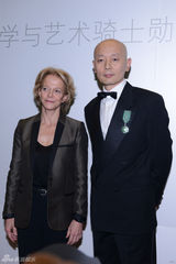 组图：葛优授勋仪式志得意满 幽默诙谐谈笑风生