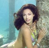 组图：女星水下写真妖娆 凯莉布鲁克化身美人鱼