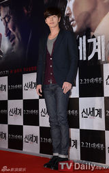 组图：宋智孝紧身裙斗艳河智苑 朴施厚接受祝福