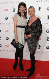 幻灯图：群星齐聚电影节之夜活动 布吉特举止出位