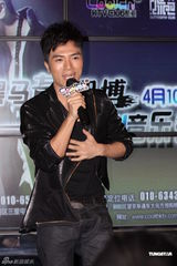 高清组图：黄智博原创大碟面世 温雅亮丽为其站台