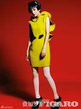 组图：佟丽娅《费加罗》造型多变迎圣诞