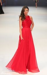 组图：奥兰多娇妻米兰达-可儿性感走秀妩媚多姿