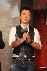 组图：《武侠》台北首映汤唯优雅 金城武澄清绯闻