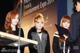 组图：韩星金慧秀与女团Secret等巴黎出席博览会
