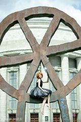 组图：杨丞琳写真化身温柔天使 薄纱隐秀美肩