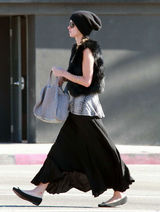 高清组图：妮基-希尔顿洛杉矶购物马甲搭配长裙
