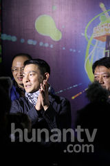 组图：刘德华比耶拍照卖萌 期待四大天王再聚首