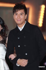 组图：无线2012巡礼举行 花旦斗性感小生受欢迎