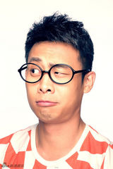 组图：张译曝呆萌时尚大片 搞怪连拍玩脱线