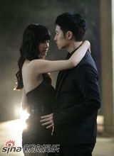 高清组图：潘玮柏新MV续写007风格 李多海任女主角