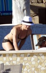 高清组图：卡梅隆-迪亚兹日光浴秀半老性感身材