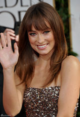 高清图：68届金球奖红毯 奥利维亚-维尔德礼服闪耀