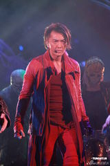 组图：郑伊健开唱秀肌肉与女模热舞 蒙嘉慧现身支持