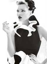 高清图：超模莫斯《vogue》大片 娇艳玫瑰魅惑吐芳