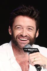 组图：休-杰克曼韩国宣传《金刚狼》剪刀手卖萌