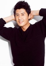 组图：张天其毛衣写真曝光 温暖如邻家男孩