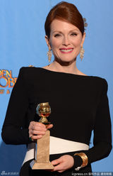 组图：朱丽安-摩尔凭《规则》获迷你剧最佳女主