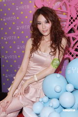 幻灯图：陈见飞真空上阵 竞艳众模特大秀八字乳