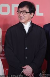 组图：《警察故事2013》成龙携刘烨景甜亮相