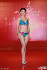 组图：候选亚姐泳装亮相 韩国选手压鼻否认整容