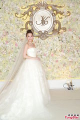 组图：汪圆圆婚礼甜蜜长吻 吴君如李嘉欣等到场