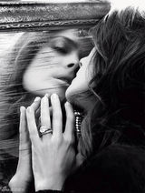 组图：萨尔玛-海耶克登《Vogue》展风情