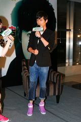 高清组图：胡歌新专辑《蓝光》上海首发签售