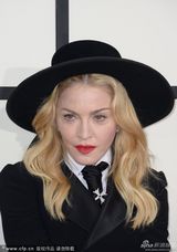 麦当娜收起性感变红唇绅士 携子大卫走红毯