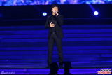 组图：中歌榜演唱会 李健献唱《抚仙湖》