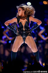 组图：碧昂斯献唱霸气似母狮 真命天女再聚首