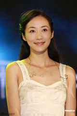 组图：古天乐型男装扮亮相 韩雪金莎娇俏动人