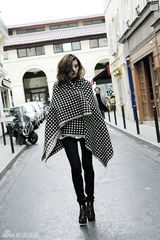 组图：尚雯婕推首张情歌精选 收录出道六年经典