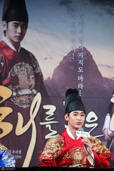 组图：韩佳人等出席《月亮抱着太阳》制作发表会