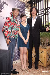 组图：郑元畅陈妍希因戏结缘 投资餐厅当老板