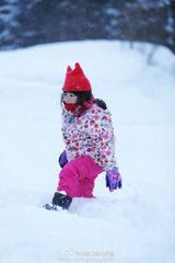 组图：田亮再显搭配神功 可爱Cindy变“村姑”