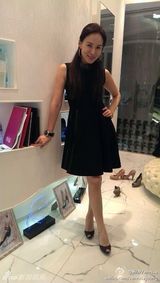 组图：黄宗泽38岁女友私照曝光 皮肤细腻保养好