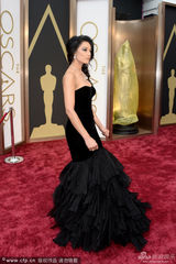 组图：07年美国小姐蕾切尔-斯密斯鱼尾黑纱裙