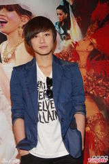 组图：刘培基赞张国荣美男 为何韵诗设计舞衣