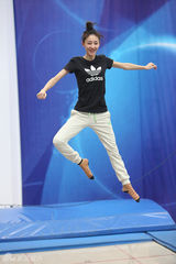 组图：《水立方》素颜王丽坤将亮相双人跳