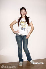 幻灯图集：潘美辰演百老汇歌舞秀 型男温升豪助阵