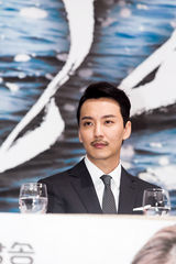 高清图：孙艺珍金南佶等俊男美女宣传《鲨鱼》