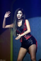 高清组图：韩团2PMT-ara等募捐活动劲歌热舞