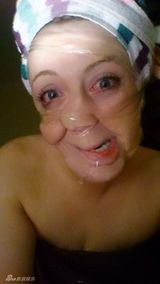 组图：蛇精病网友比赛胶带粘脸 集体不成人形