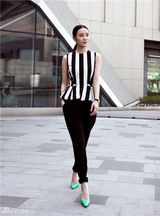 组图：宋佳OL装出街 粉绿配黑白清新鲜活