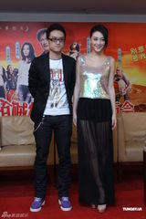 组图：应采儿宣传《不怕贼惦记》薄纱装秀性感